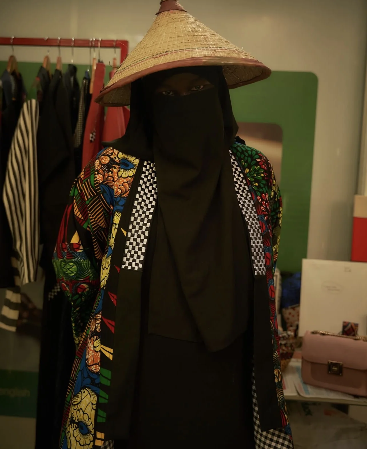 Visuel de collection Kamal Raw, alliance du luxe et de l'authenticité